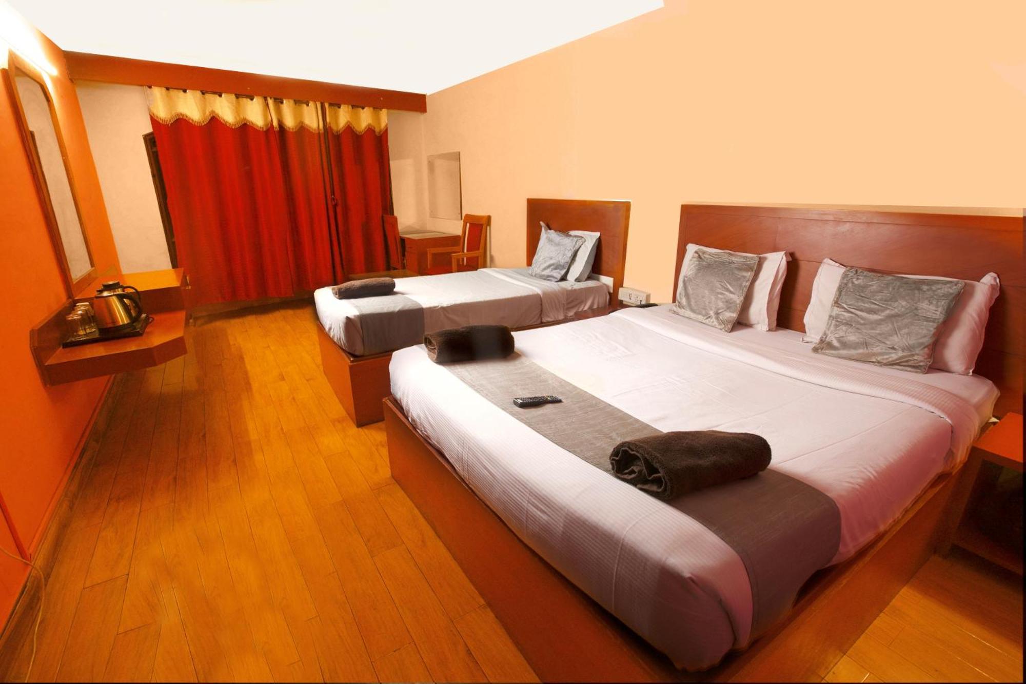 Devi Enterprises - Hotel Khems Ooty Ngoại thất bức ảnh