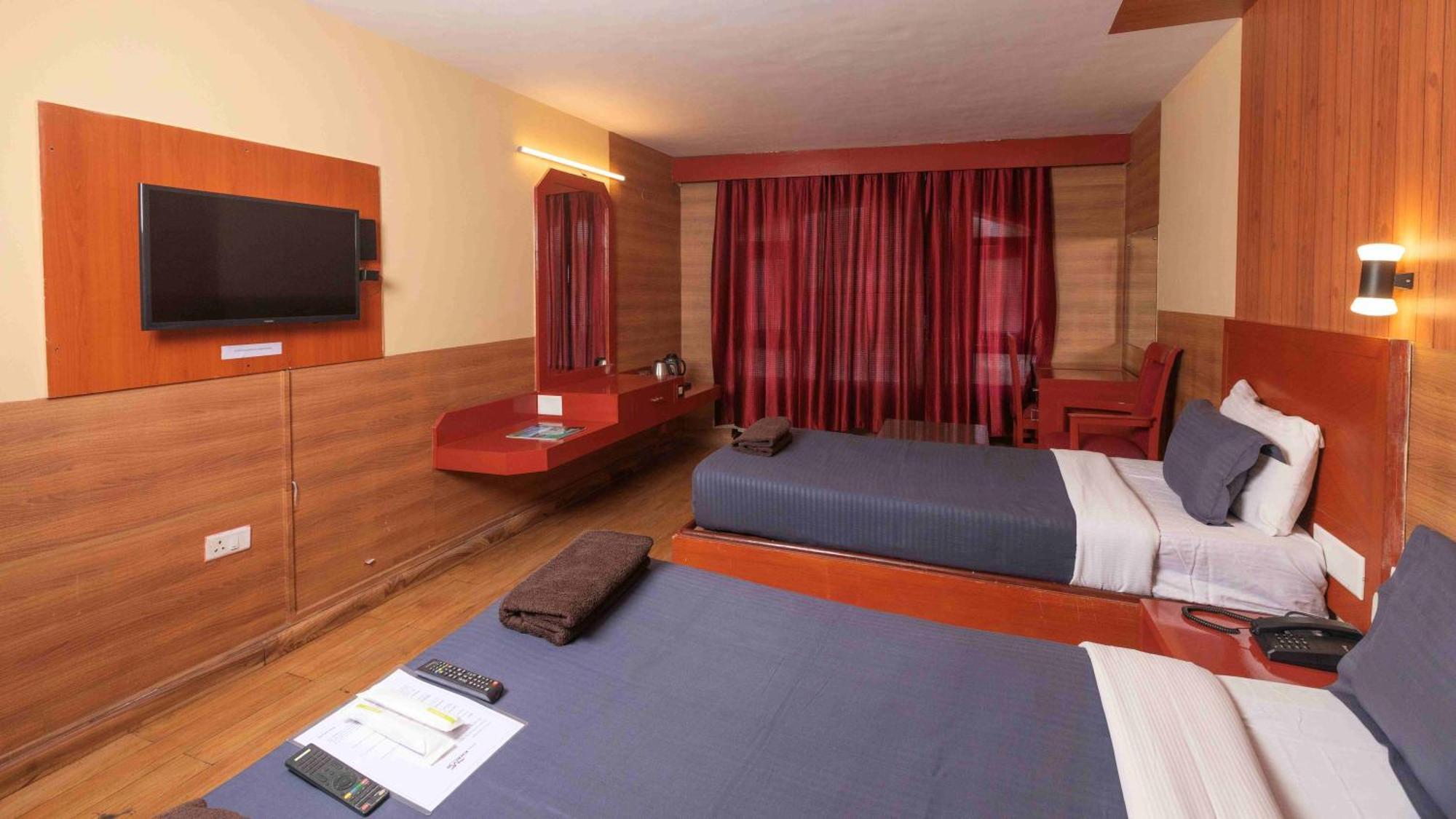 Devi Enterprises - Hotel Khems Ooty Ngoại thất bức ảnh