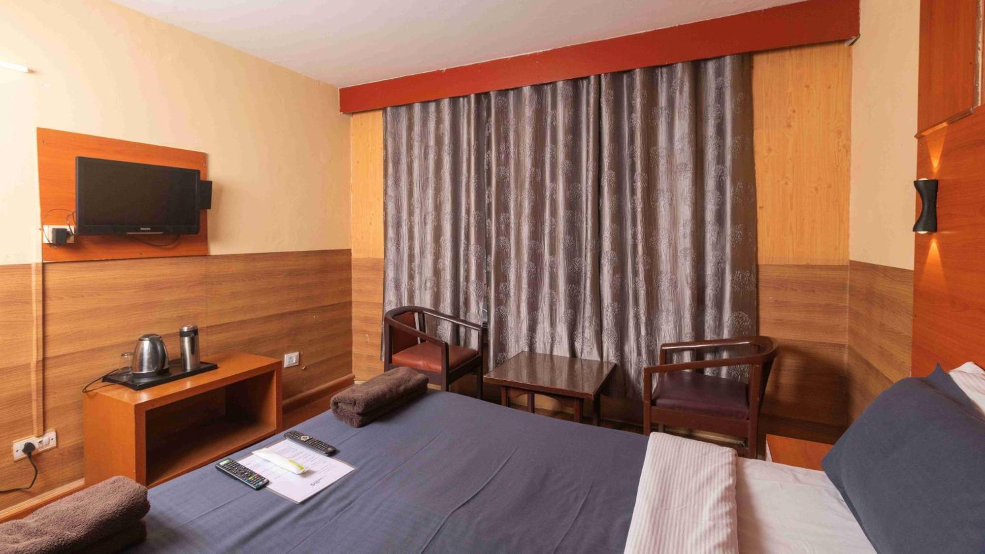 Devi Enterprises - Hotel Khems Ooty Ngoại thất bức ảnh