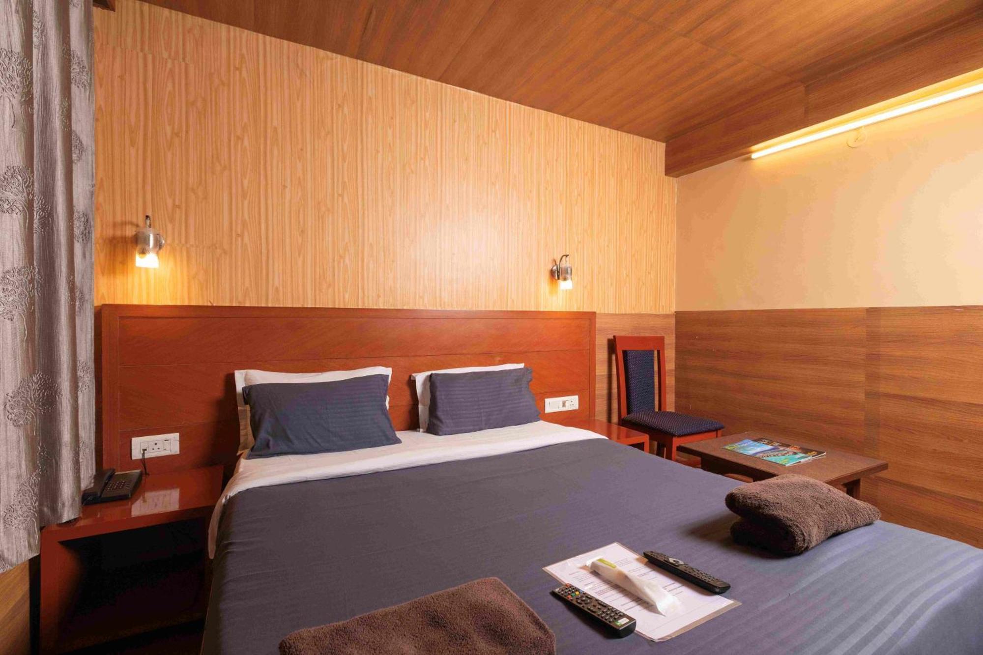 Devi Enterprises - Hotel Khems Ooty Ngoại thất bức ảnh